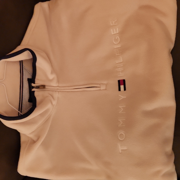 NWT Men's Tommy Hilfiger Half Zip Sweater - Picture 3 of 5